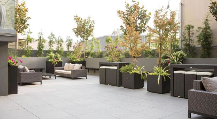 outdoor-lounge-area