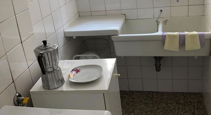 bathroom2